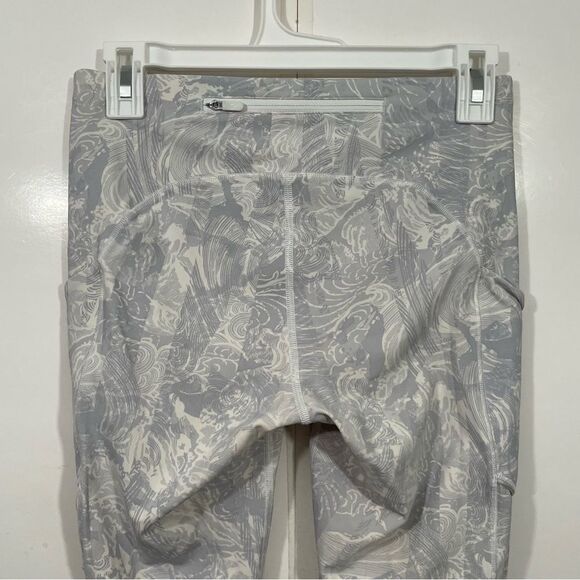 LuLuLemon Wunder Under HR Luxtreme Flower Pop Activewear Leggings - Picture 3 of 6